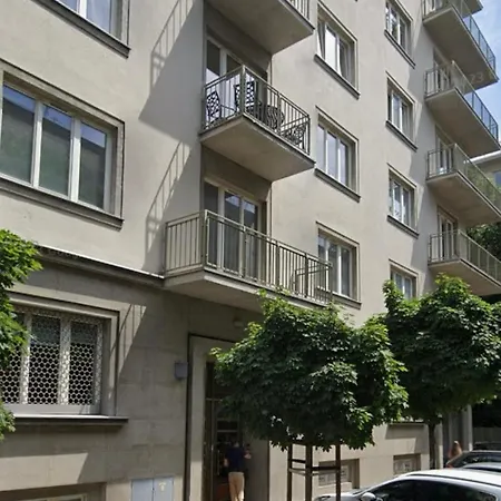 W Centrum Krakowa Jozefa Sarego 22 Cracovie
